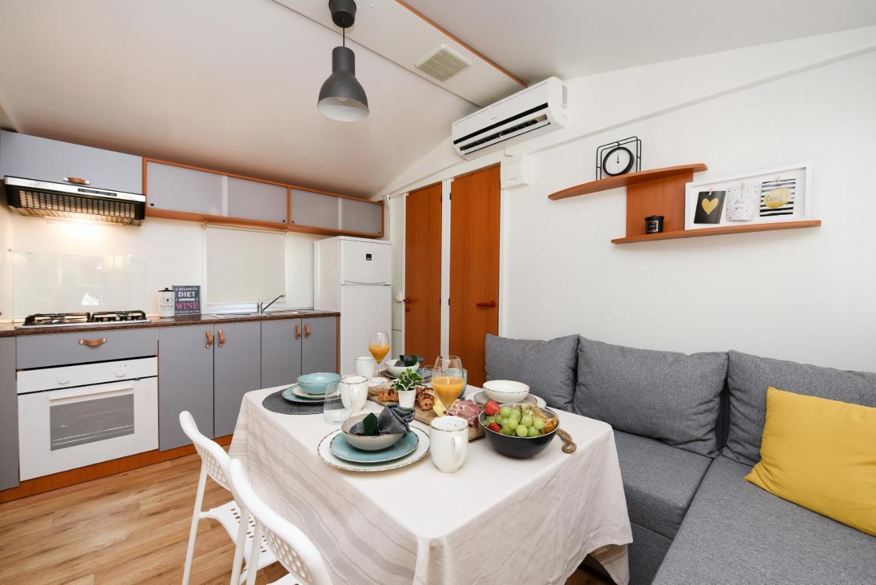 Mia Mobile Home With Jacuzzi Zdrelac Ngoại thất bức ảnh