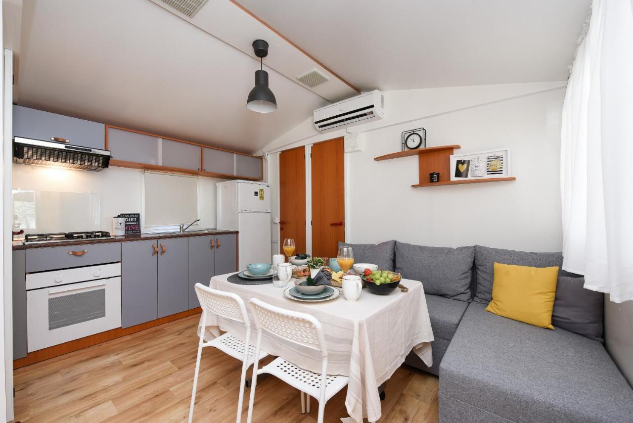 Mia Mobile Home With Jacuzzi Zdrelac Ngoại thất bức ảnh