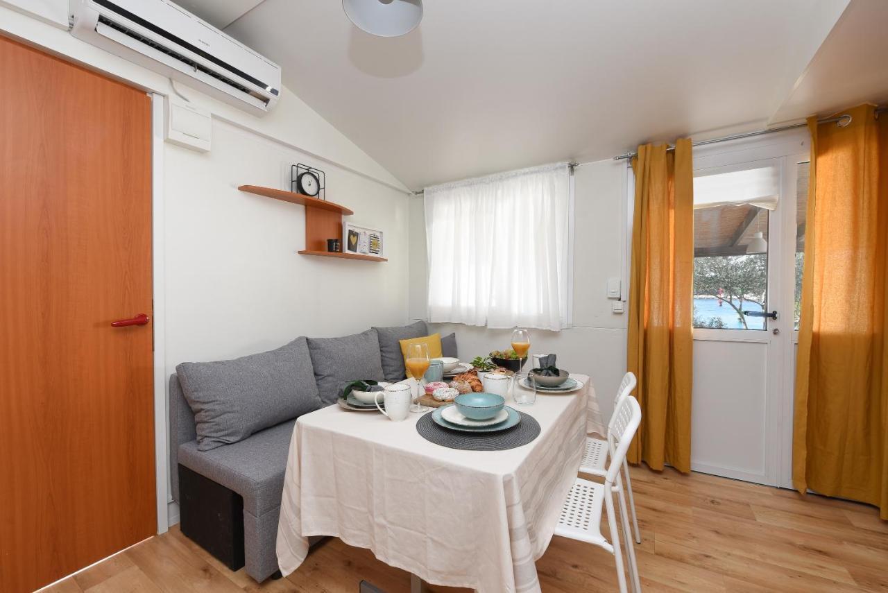 Mia Mobile Home With Jacuzzi Zdrelac Ngoại thất bức ảnh
