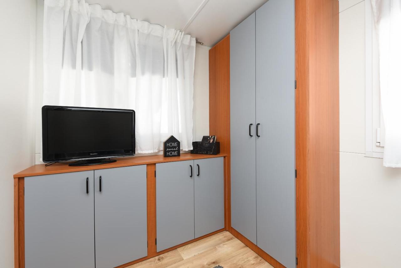 Mia Mobile Home With Jacuzzi Zdrelac Ngoại thất bức ảnh