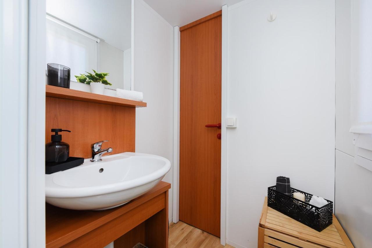 Mia Mobile Home With Jacuzzi Zdrelac Ngoại thất bức ảnh