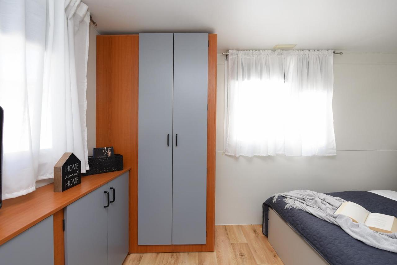 Mia Mobile Home With Jacuzzi Zdrelac Ngoại thất bức ảnh