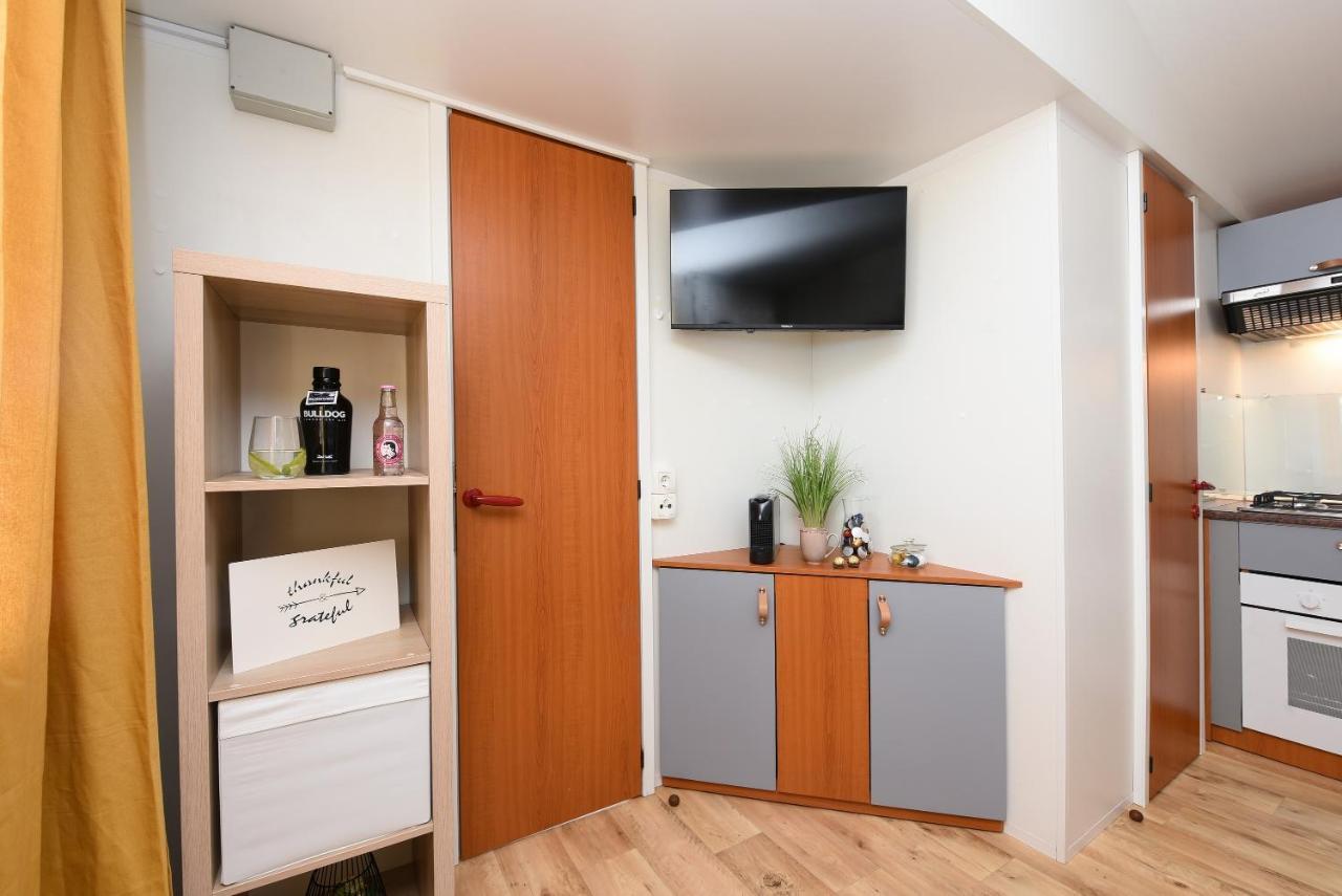 Mia Mobile Home With Jacuzzi Zdrelac Ngoại thất bức ảnh